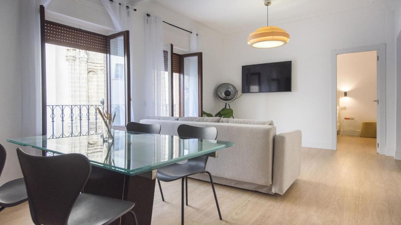 Apartamentos Boutique Puerta De Reyes Toledo Luaran gambar